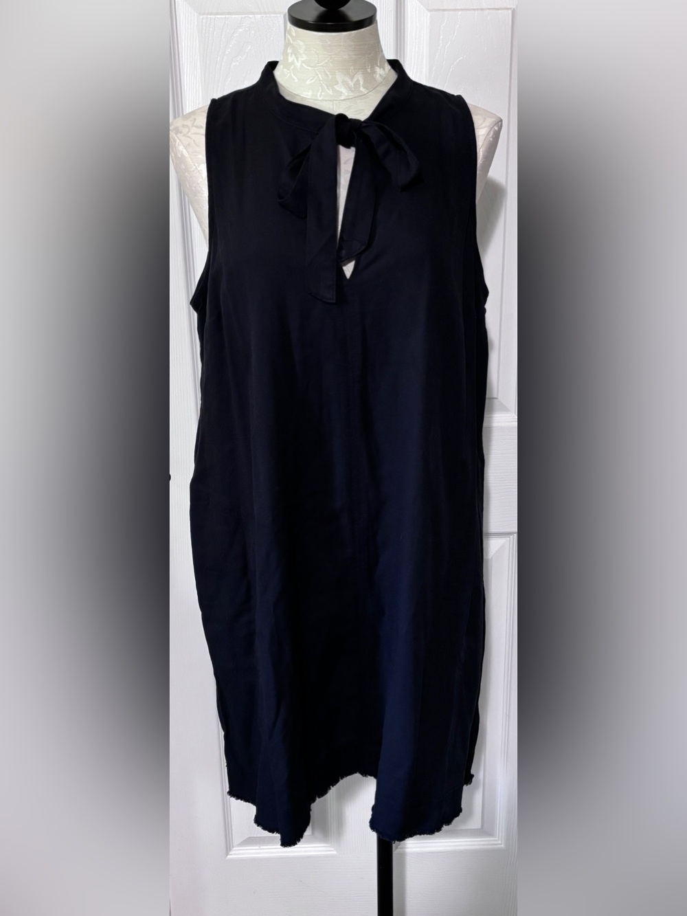 NWT Splendid Black Sleeveless Tie Neck Shift Dress XL